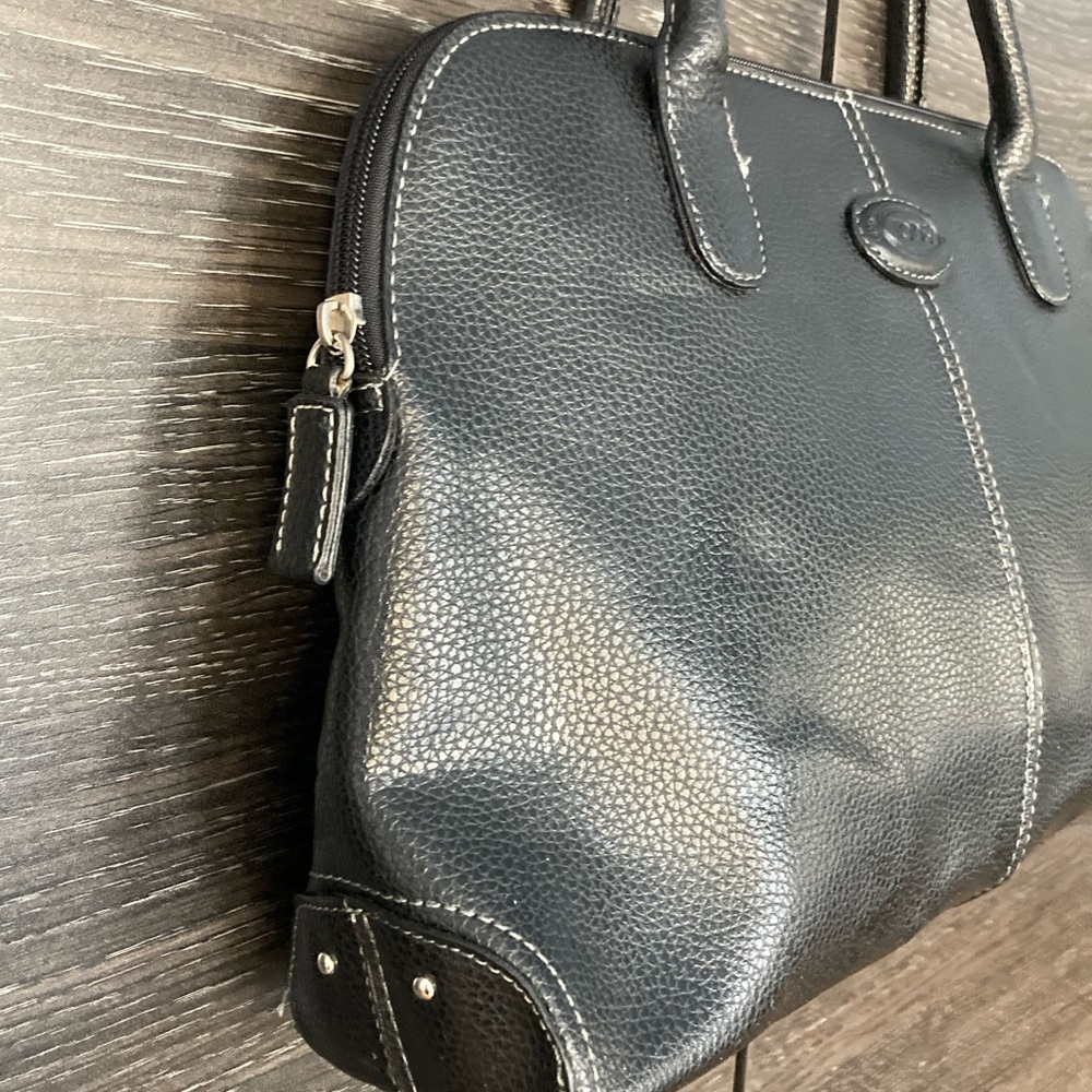 Genuine Tod’s Black Pebbled Leather Structured Shoulder Bag excellent condition